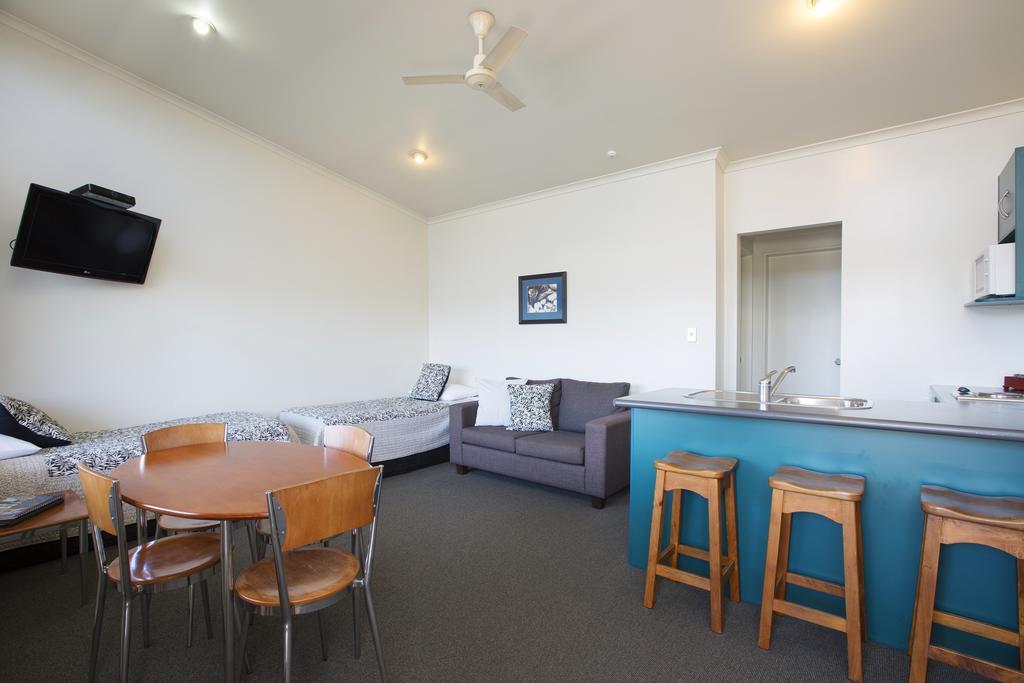 Beach House Motel Papamoa Exterior foto